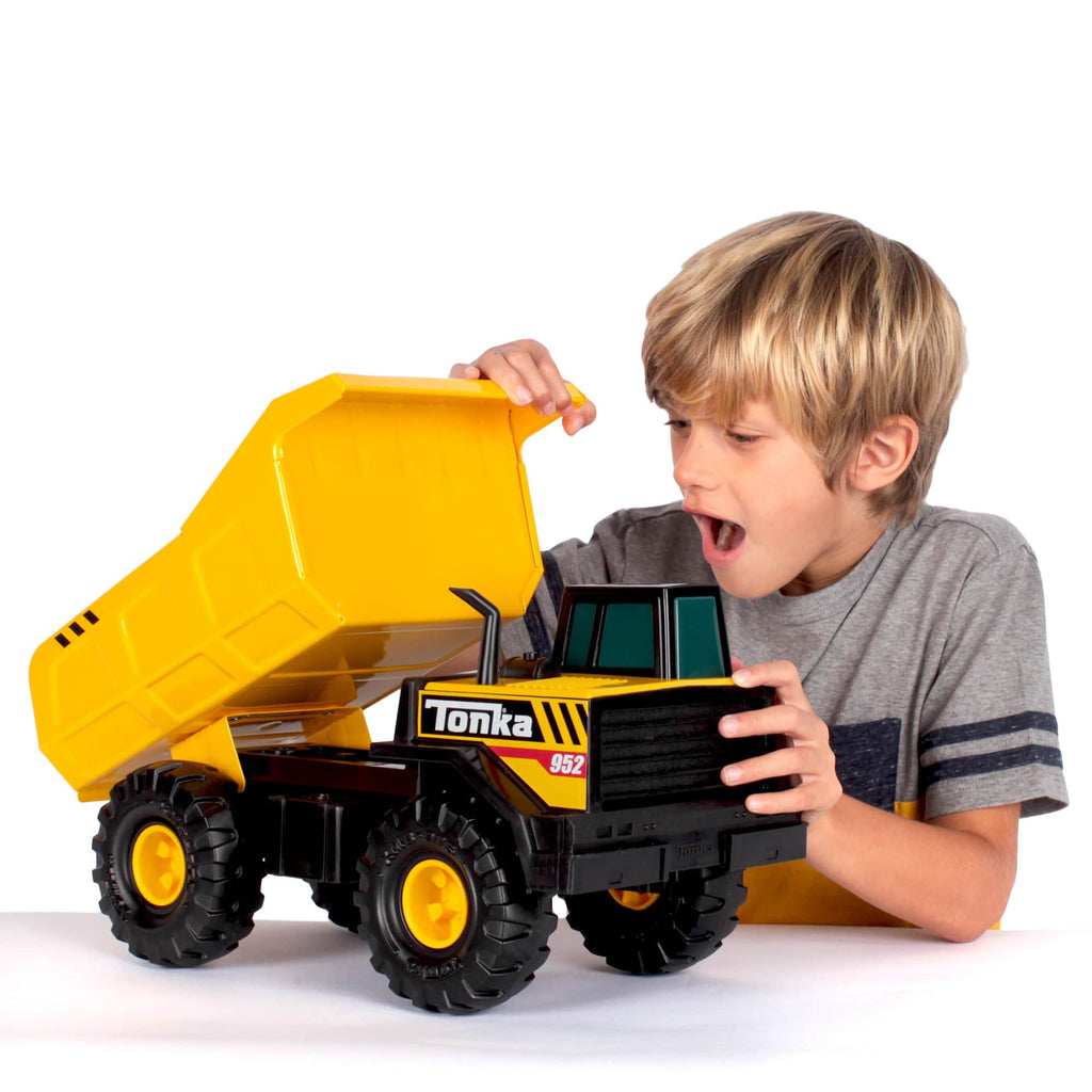 6025-Tonka-Mighty-Dump-Truck-Lifestyle2-web